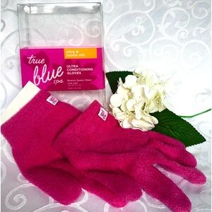 Bath and & Body Works True Blue Spa Ultra Conditioning Gel-lined Gloves